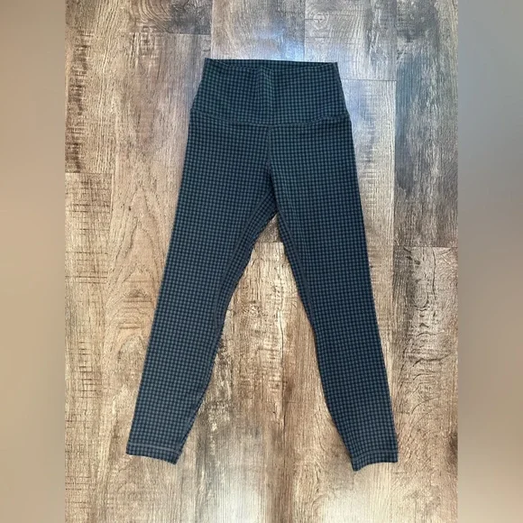 lululemon Align™ High-Rise Pant 25"
ColourMicro Houndstooth Blue Multi - Picture 2 of 5